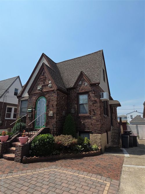 158 96th St, Howard Beach, NY, 11414-3223 | Card Image
