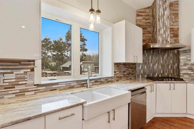 Oversized sink and abundant counter space | Image 13