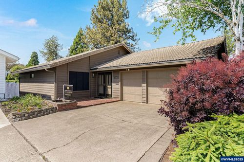 3184 Oakcrest Dr Nw, Salem, OR, 97304-1219 | Card Image