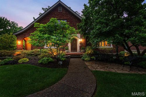 624 Locksley Pl, Webster Groves, MO, 63119-3744 | Card Image