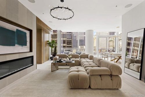 18-bc-20 W 53rd St, New York, NY, 10019-6106 | Card Image