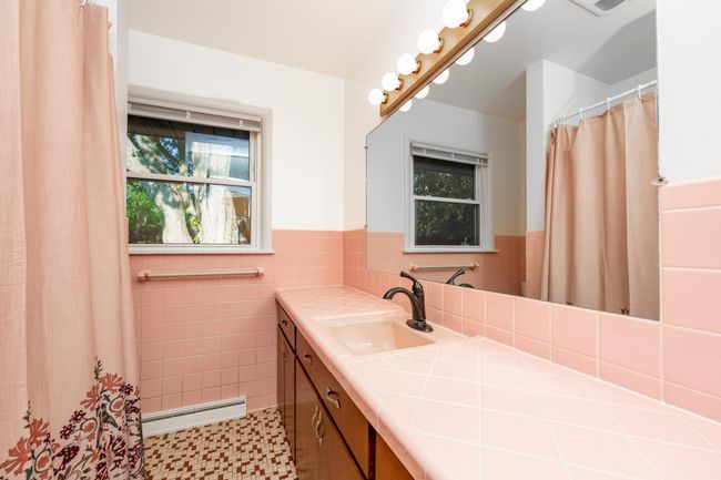 811 Thomas St, House other with 3 bedrooms, 2 bathrooms and null parking in Plainwell MI | Image 17