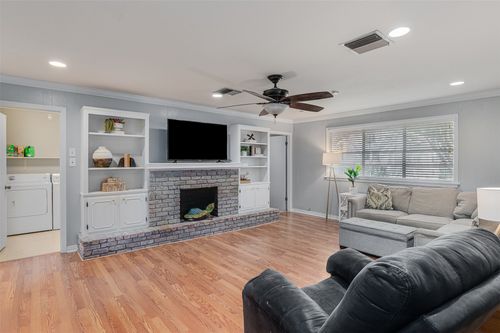 106 Bruce Ave, Shreveport, LA, 71105-3710 | Card Image