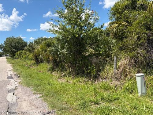 1049 Se Vermont Avenue, Arcadia, FL, 34266 | Card Image
