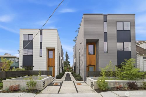 4405 S Holly St, Seattle, WA, 98118-3325 | Card Image