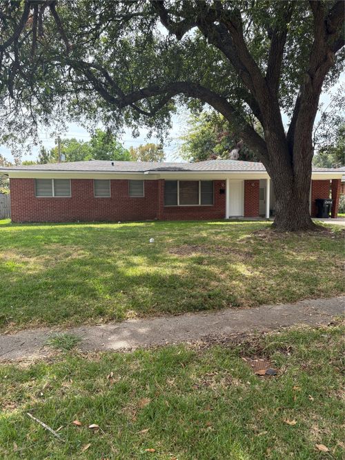 2404 Waverly Dr, Bossier City, LA, 71111-2417 | Card Image