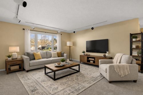 apt-p1-50 Brookside Dr, Exeter, NH, 03833-1665 | Card Image