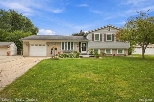 42146 Trinity Ct, Sterling Heights, MI, 48313-2963 | Card Image