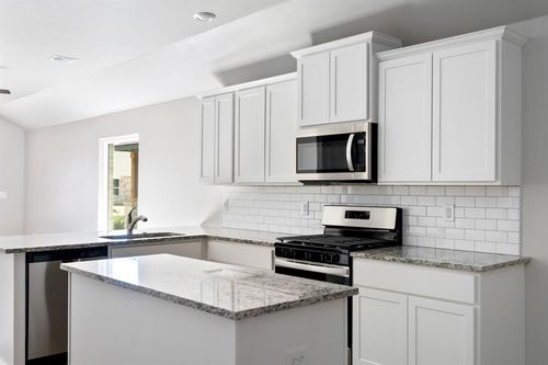 12716 Carrara Ln, Yukon, OK, 73099-9548 | Card Image