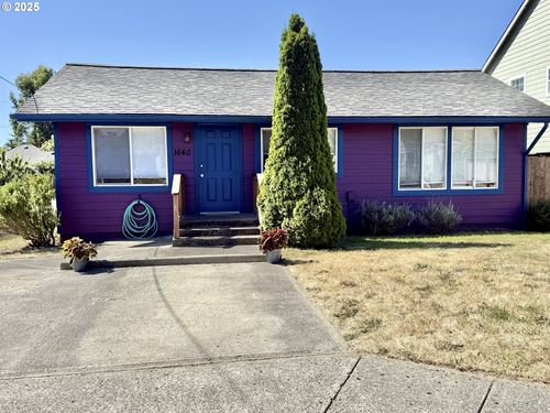 1640 36th St, Florence, OR, 97439-8922 | Card Image