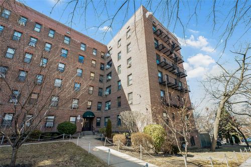 apt-6p-5224 65th Pl, Maspeth, NY, 11378-1320 | Card Image