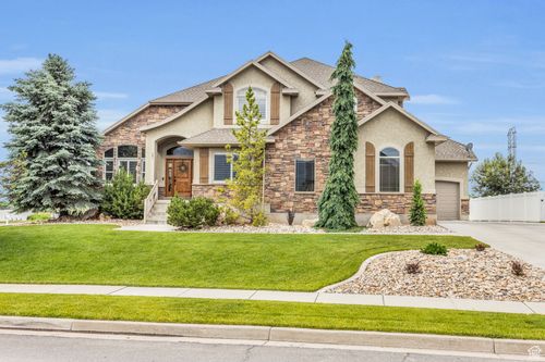 686 Wellington Dr, Kaysville, UT, 84037-9578 | Card Image