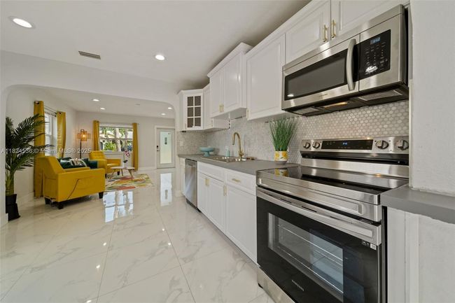 2714 Fillmore St, House other with 2 bedrooms, 1 bathrooms and null parking in Hollywood FL | Image 4