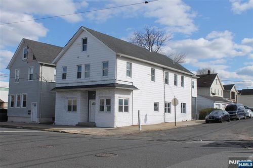 519 Roosevelt Ave, Carteret, NJ, 07008-3516 | Card Image