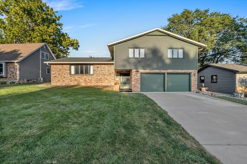 0-2705 36th St, Rock Island, IL, 61201-5642 | Card Image