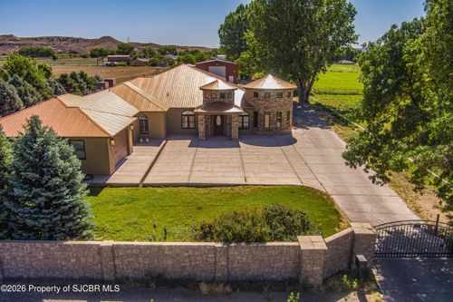 2612 E Blanco Blvd, Bloomfield, NM, 87413-7405 | Card Image