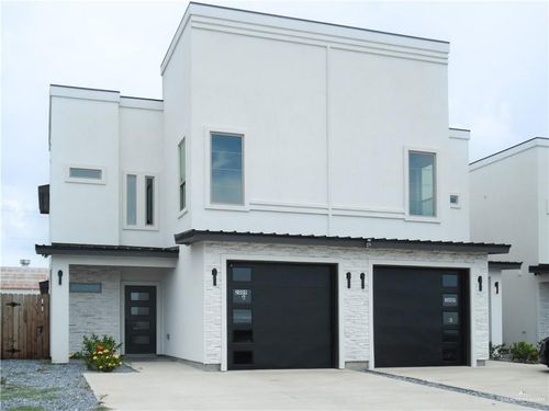 2009 New Combs Rd, Harlingen, TX, 78550-1406 | Card Image