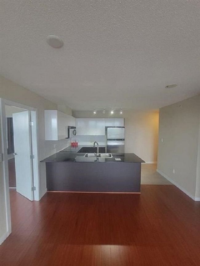 1804 - 4178 Dawson Street, Condo with 2 bedrooms, 2 bathrooms and 1 parking in Burnaby BC | Image 3
