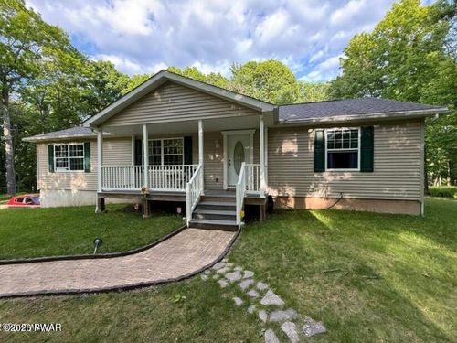 137 Red Rock Cir, Hawley, PA, 18428-7791 | Card Image