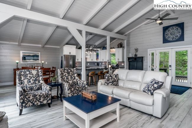 103 Mockingbird Ln, House other with 4 bedrooms, 3 bathrooms and null parking in Beech Mountain NC | Image 8