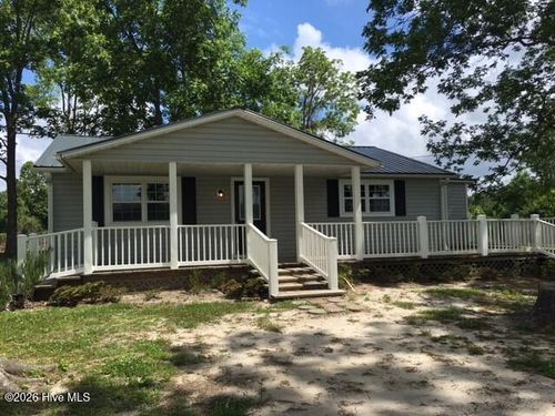 528 Haws Run Rd, Jacksonville, NC, 28540-9562 | Card Image