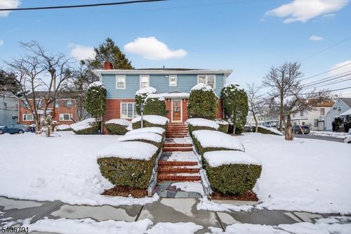 16 Parkview Pl, Passaic, NJ, 07055-1965 | Card Image