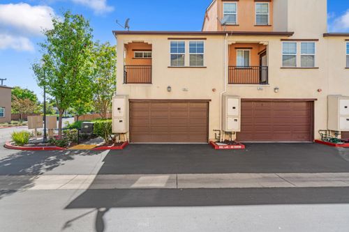 3957 Forest Cir, Castro Valley, CA, 94546-4594 | Card Image