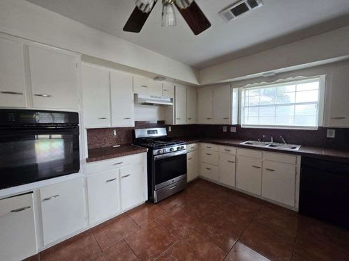 1903 Britton St, Baytown, TX, 77520-6302 | Card Image