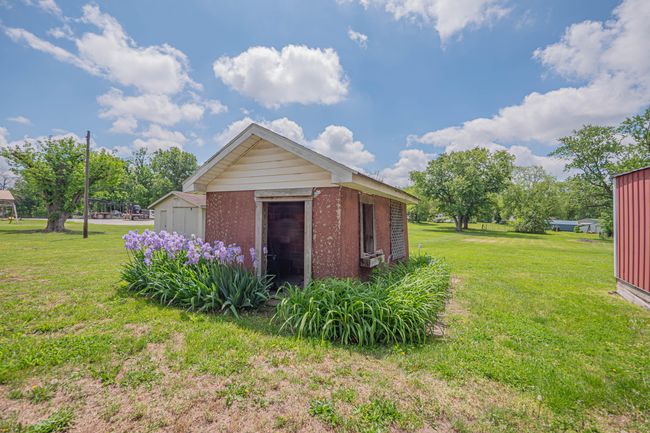 409 E Elm St, House other with 3 bedrooms, 2 bathrooms and null parking in Huntsville MO | Image 34