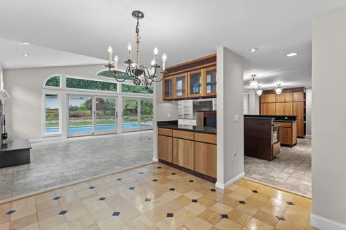 2 Cummings Road, Merrimack, NH, 03054 | Card Image
