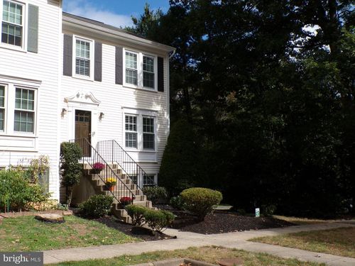 6050 Clay Spur Ct, CENTREVILLE, VA, 20121-3056 | Card Image