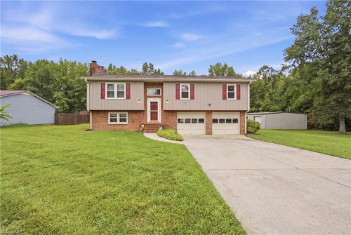 136 Stratford Rd, Lexington, NC, 27292-9650 | Card Image