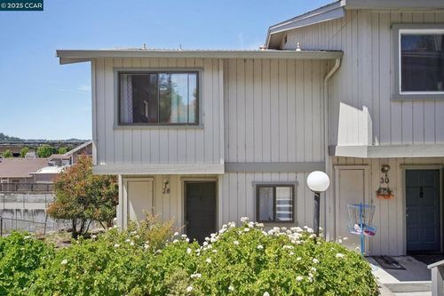 28 Holcomb Ct, Walnut Creek, CA, 94596-5223 | Card Image
