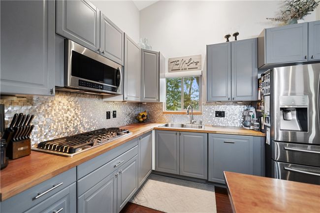 141 Terrace Ct, House other with 3 bedrooms, 3 bathrooms and 2 parking in Trafford PA | Image 6
