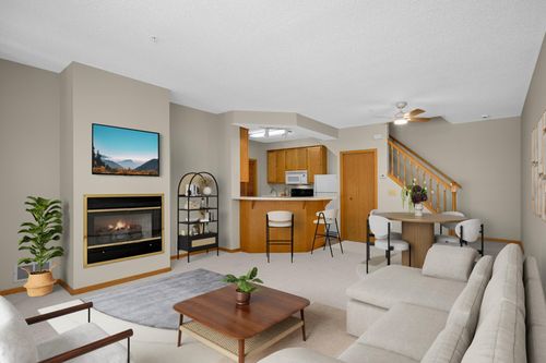 78-8775 Branson Dr, Inver Grove Heights, MN, 55076-3526 | Card Image