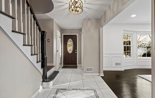 28 Harvard Dr, Woodbury, NY, 11797-3303 | Card Image