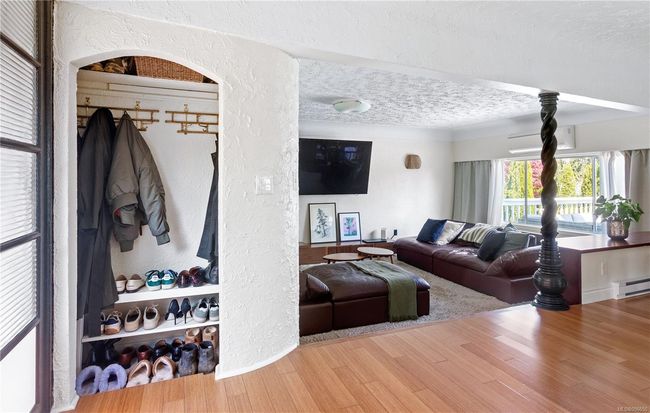 931 Mesher Pl, House other with 3 bedrooms, 3 bathrooms and 4 parking in Esquimalt BC | Image 13