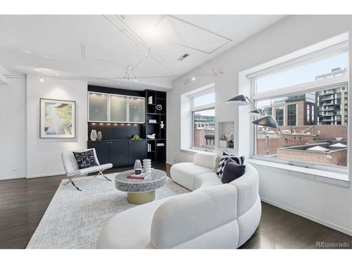 300-1940 Blake St, Denver, CO, 80202-1297 | Card Image