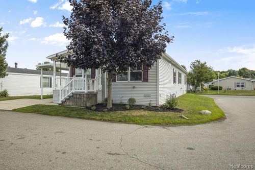 113 Whippoorwill Ln, Rochester Hills, MI, 48309-3483 | Card Image