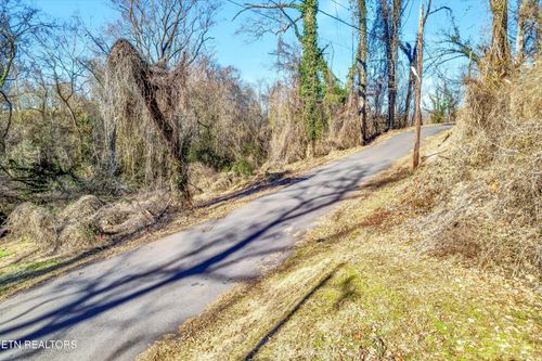 311 Bedford Ave, Knoxville, TN, 37914-3916 | Card Image