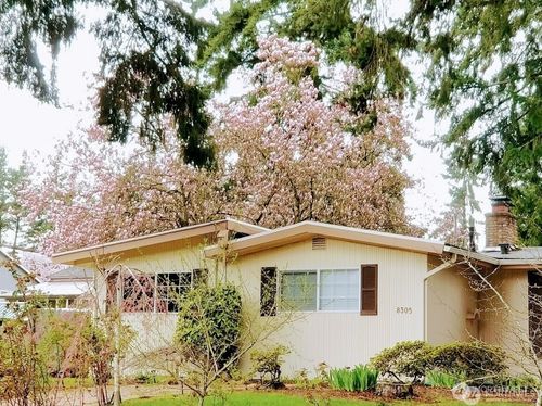 8305 134th Ave Ne, Redmond, WA, 98052-1929 | Card Image