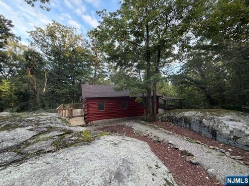 68 Mountain Spring Rd, West Milford, NJ, 07480-3816 | Card Image