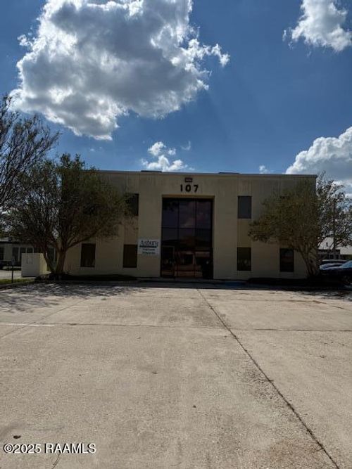 107 Montrose Ave, Lafayette, LA, 70503-3852 | Card Image