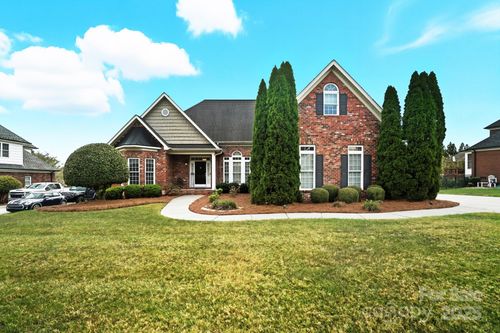 7935 Grimsby Cir, Harrisburg, NC, 28075-7301 | Card Image