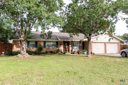 211 Wearden Dr, Victoria, TX, 77904-9647 | Card Image