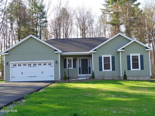 8 Lake Ave, Averill Park, NY, 12018 | Card Image