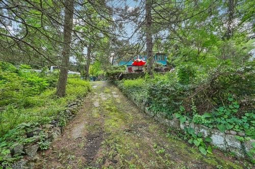18 Nakomis Path, Lincoln Park, NJ, 07035-2318 | Card Image