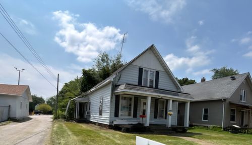 44 W Myrtle St, Canton, IL, 61520-1256 | Card Image