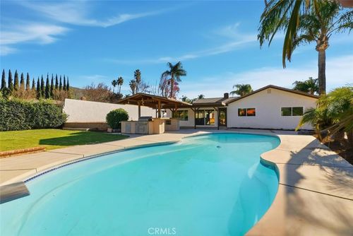 6625 Karen Ln, Jurupa Valley, CA, 92509-1627 | Card Image