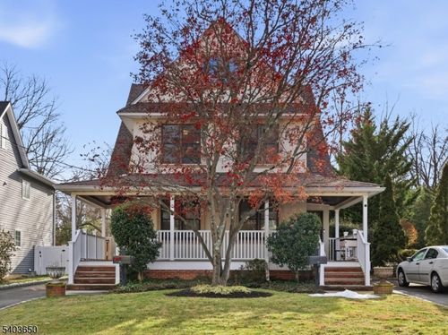 a-28 Gates Ave, Summit, NJ, 07901-1513 | Card Image